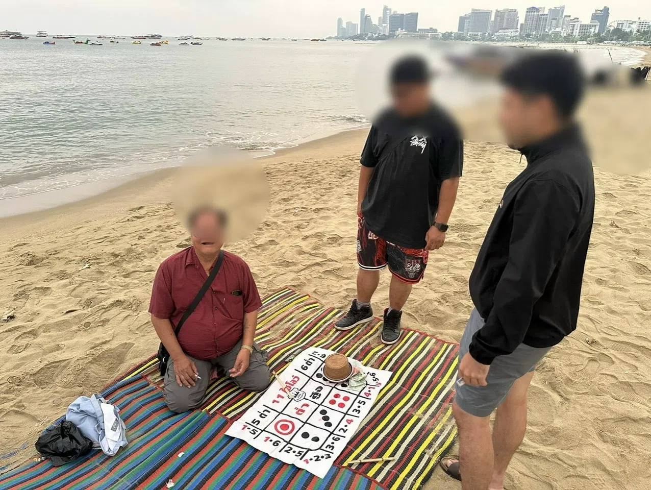 اعتقال أربعة لاعبين للقمار على شاطئ باتايا