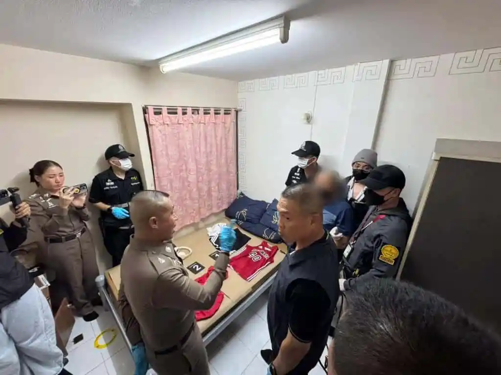 Australian authorities arrested a flight attendant on June 25 after discovering a suspicious package.